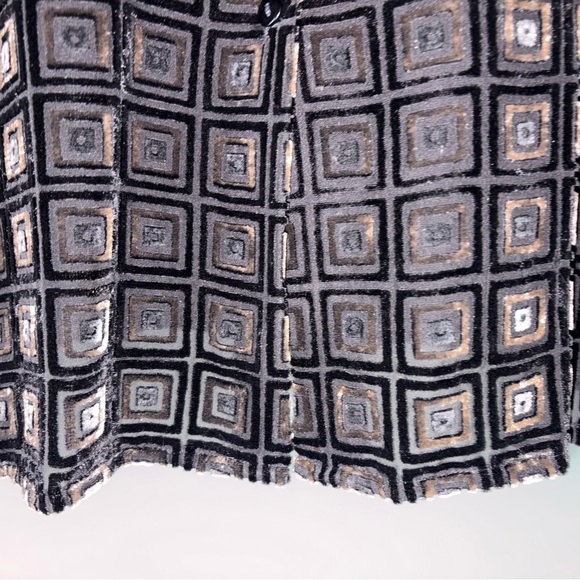 Script Cut Velvet Blouse - Picture 4 of 8